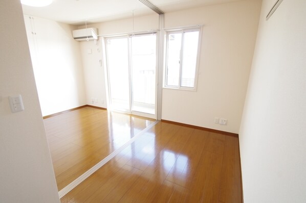 ヴィーブル草薙の物件内観写真